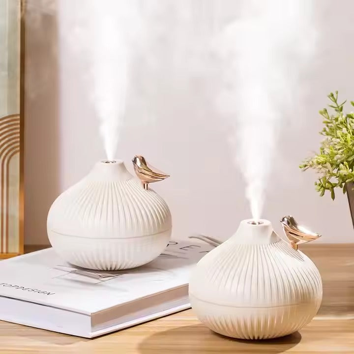 Cute Onion-Shaped Humidifier E339 with 2-Speed Spray, LED Light Free 10ml Oil Fragrance)